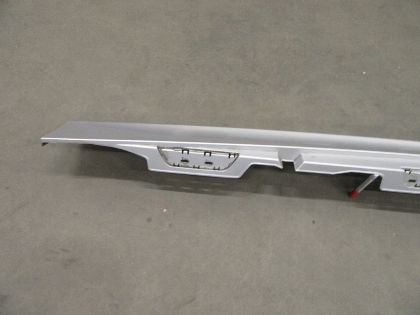 moulding cap threshold left BMW e87 LCI LIFT 354 Titansilber