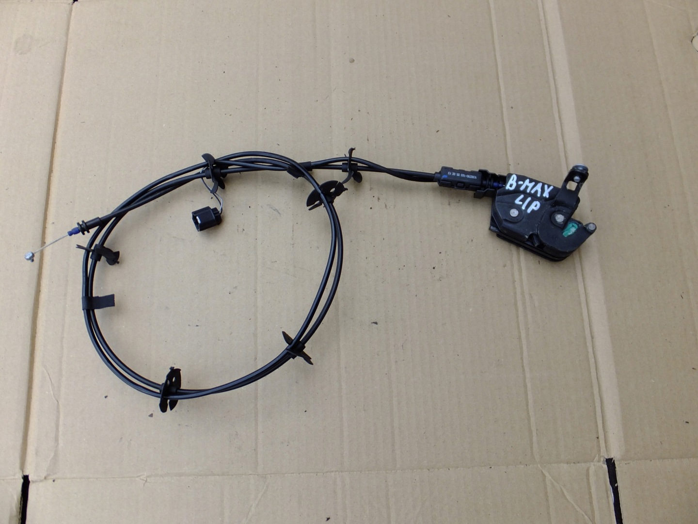 lock left front ford b-max 2013r AV1A-R218D05-AD