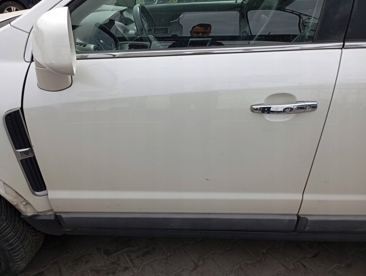 OPEL ANTARA L07 door front front left BIALE GBQ