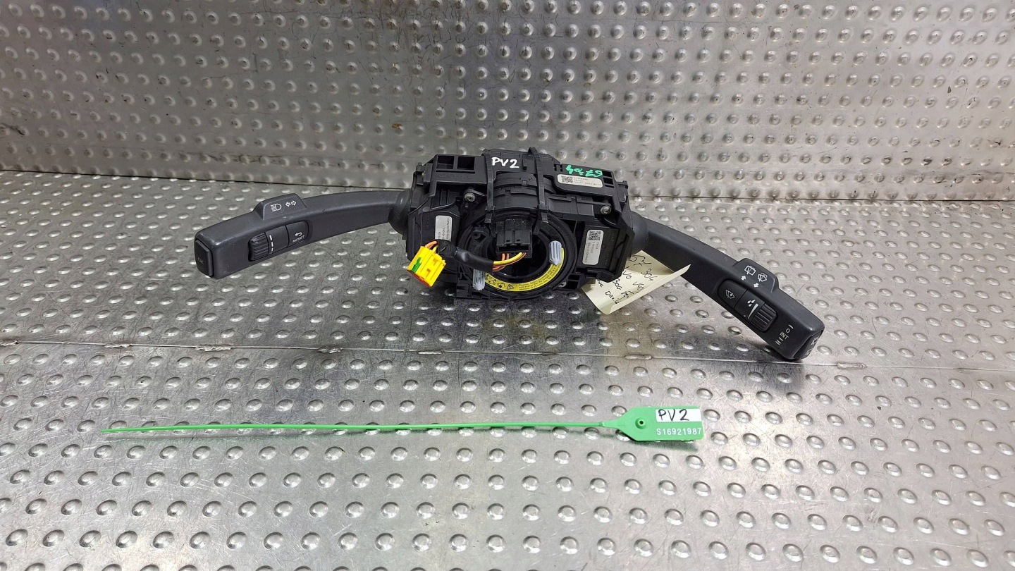 steering wheel levers and controls ring 31456030 31343218 VOLVO V40 II