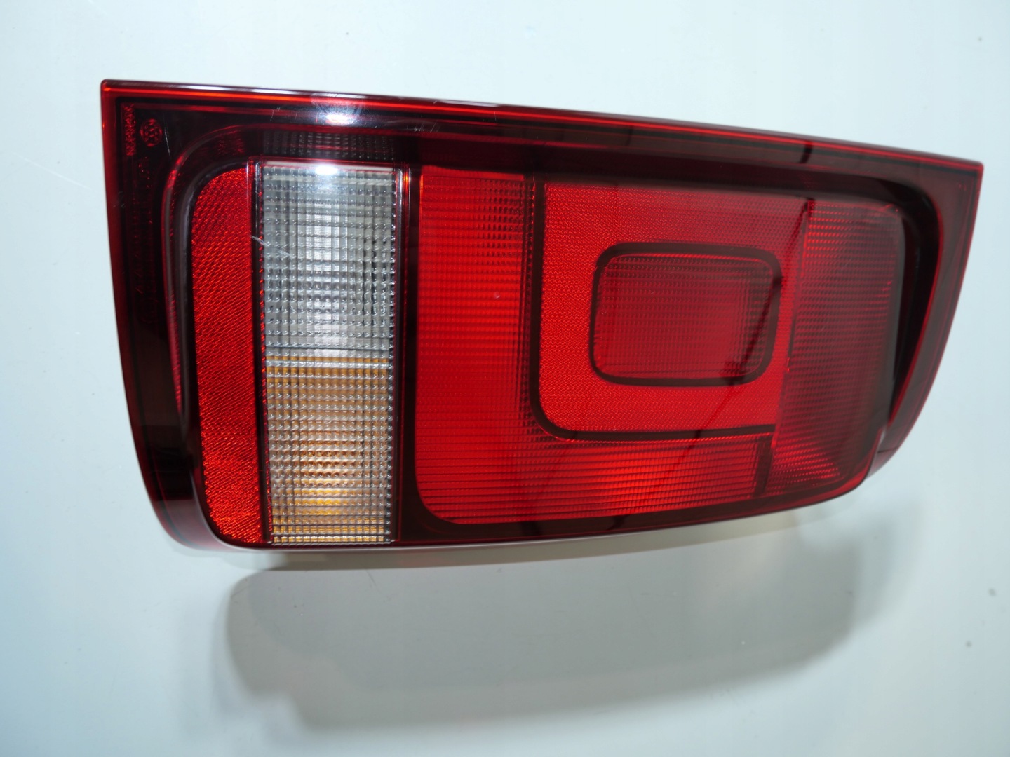 VW AMAROK 2H light right rear part 2H1945096J