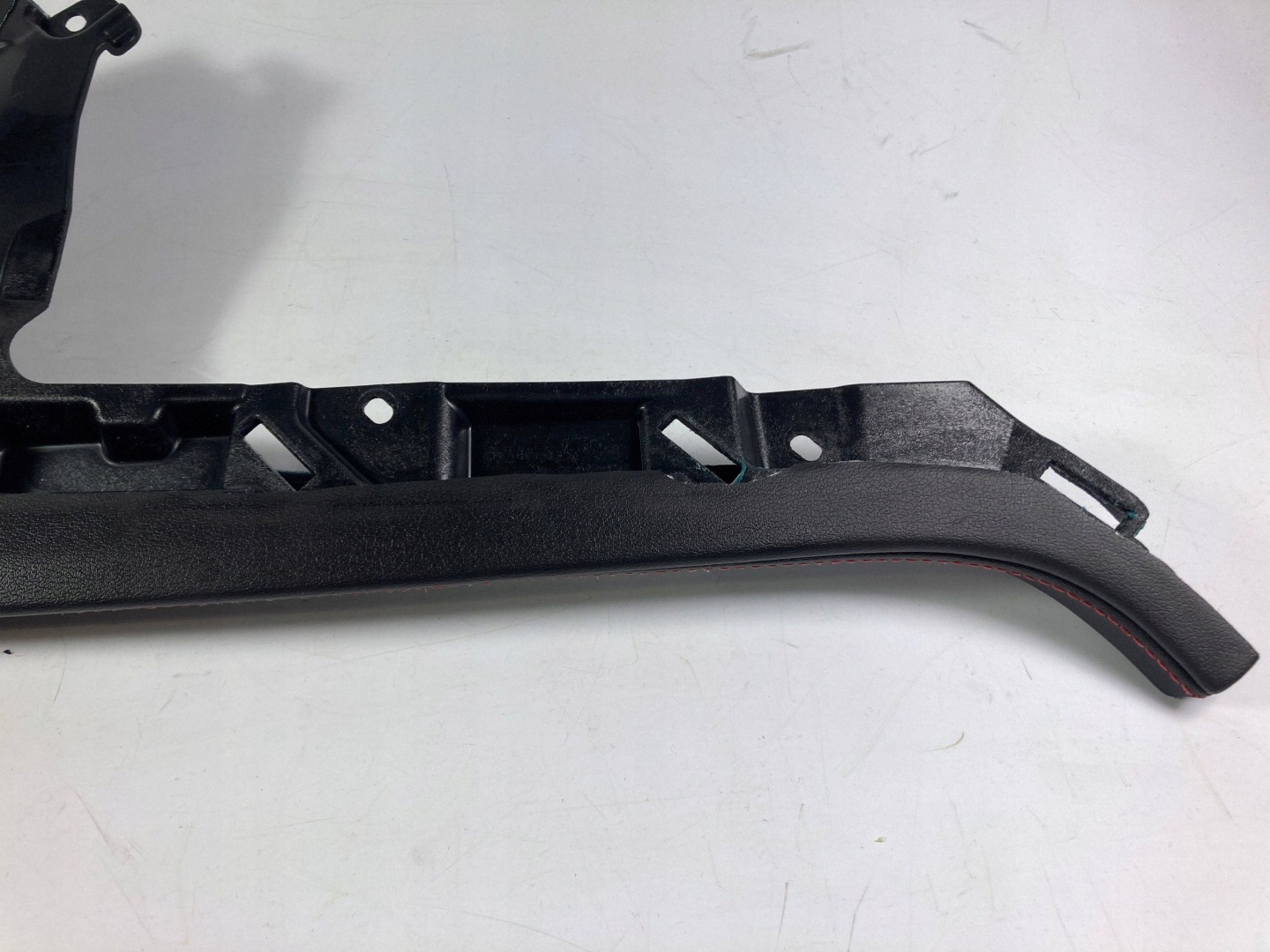 Chevrolet Corvette C8 dekor lajsna armature armature 2026