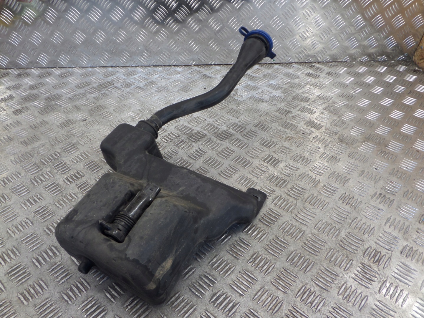washer fluid tank Mercedes a4478690020