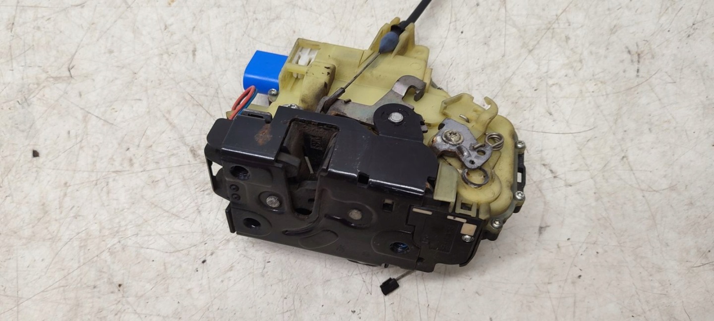 lock door front front right Seat Ibiza 6L LIFT 5D 1,9 TDI