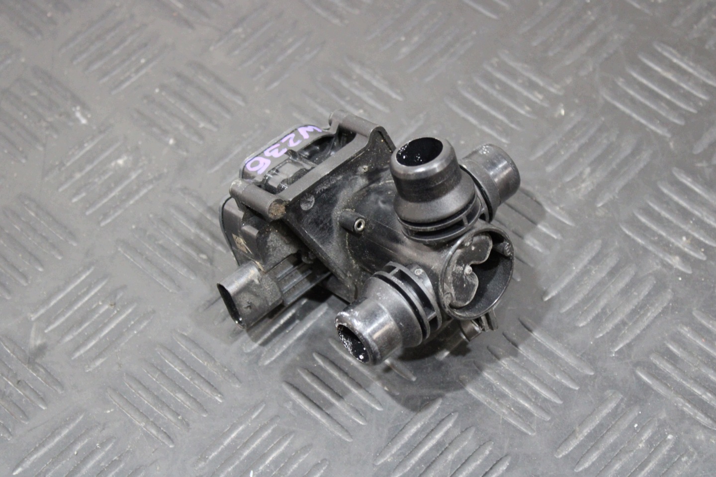 pumpa vode ventil A0005061500 MERCEDES-BENZ CLE 236 W236