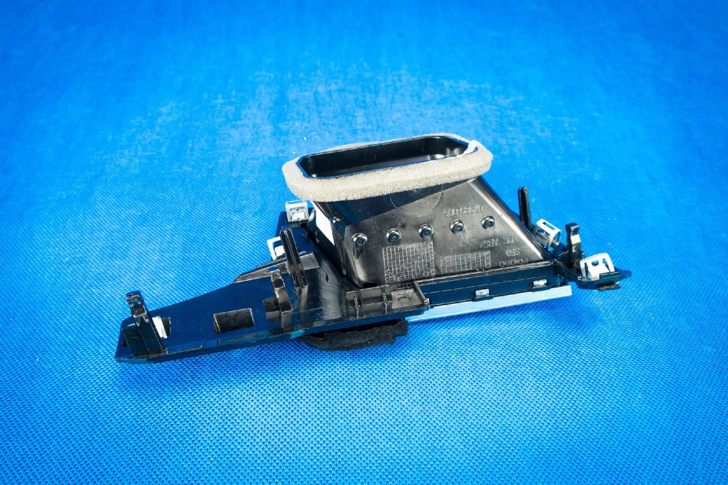 grid air conditioning devices air Audi A8 S8 4H 4H1820901A