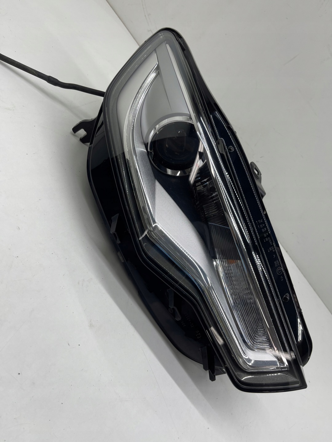 AUDI A6 C7 light reflektor right front BI-XENON XENON CALA original!