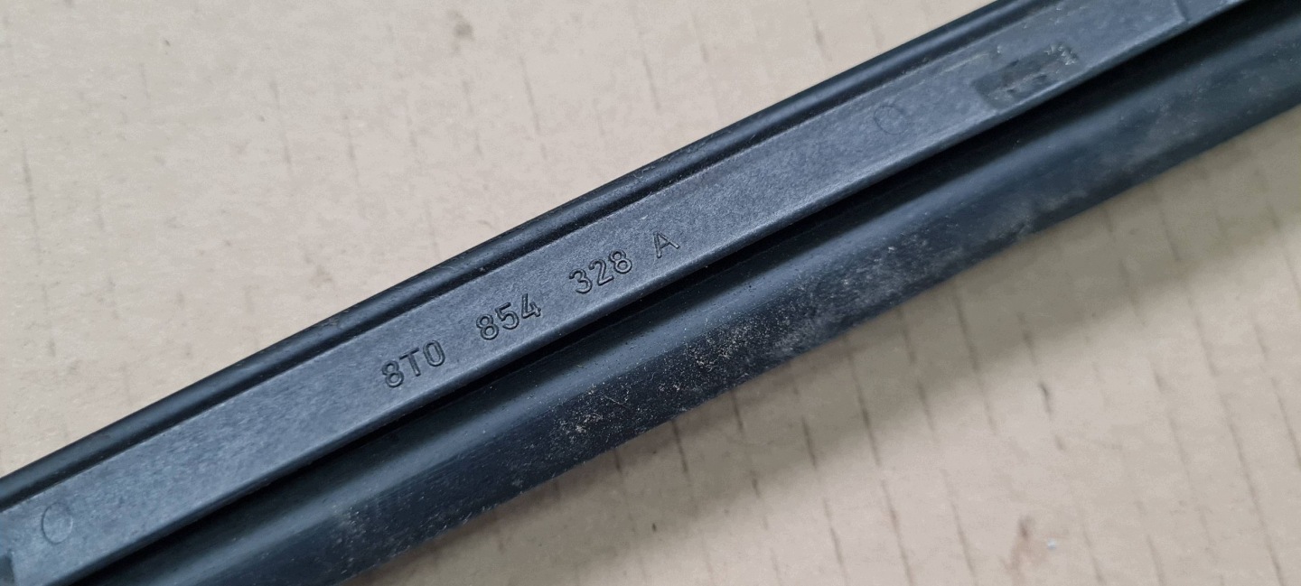 A5 8T LIFT S5 moulding cap windows CZOLOWEJ right front 8T0854328A