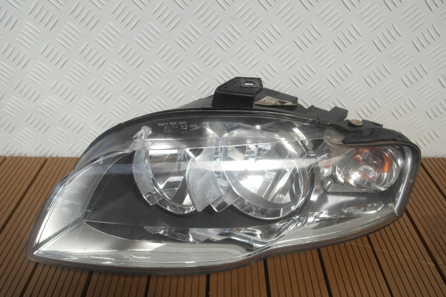 AUDI A4 B7 04-08 light front left front 8E0941003BK EUROPA OE