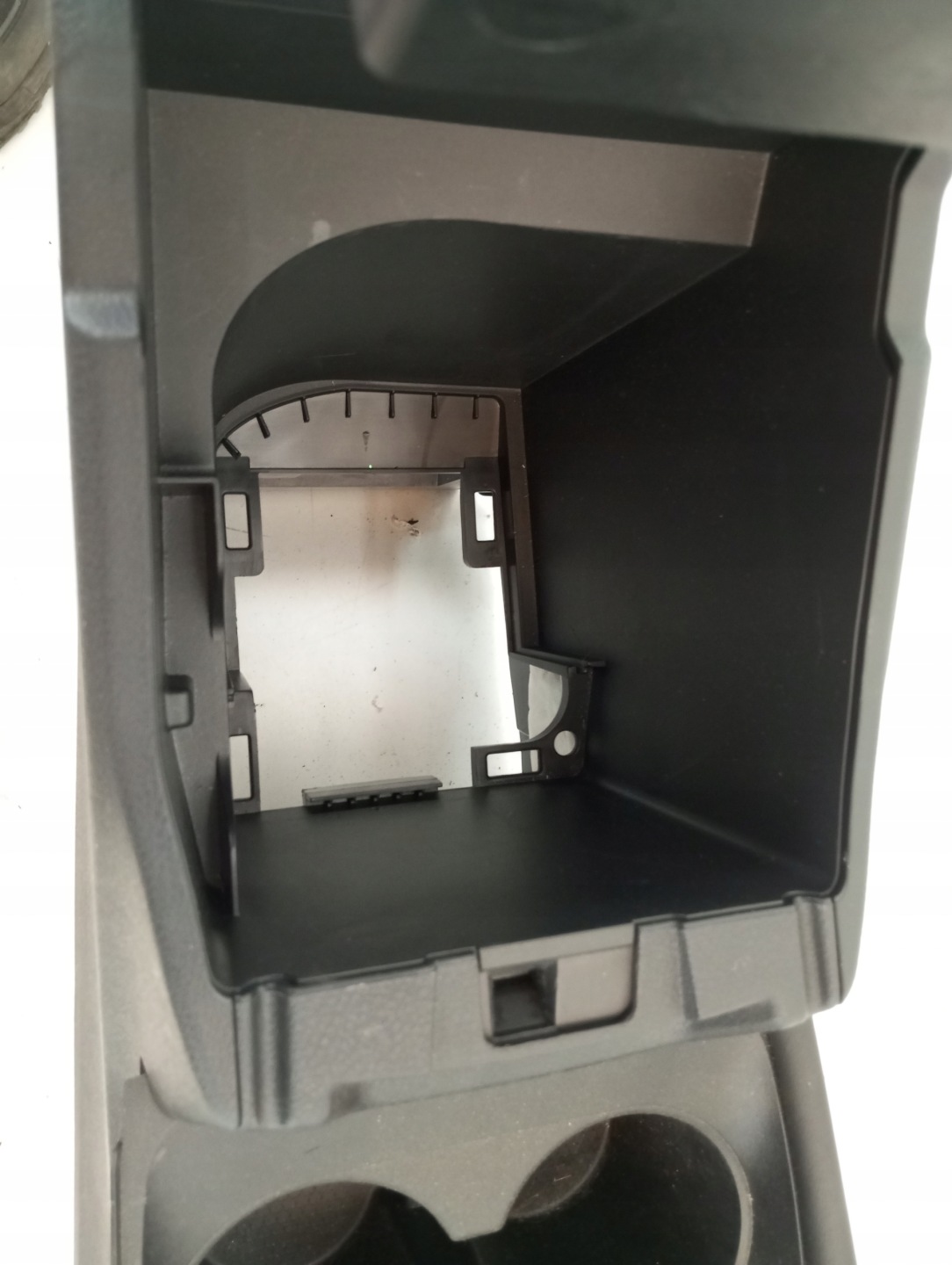 bracciolo tunel Nissan Qashqai J12