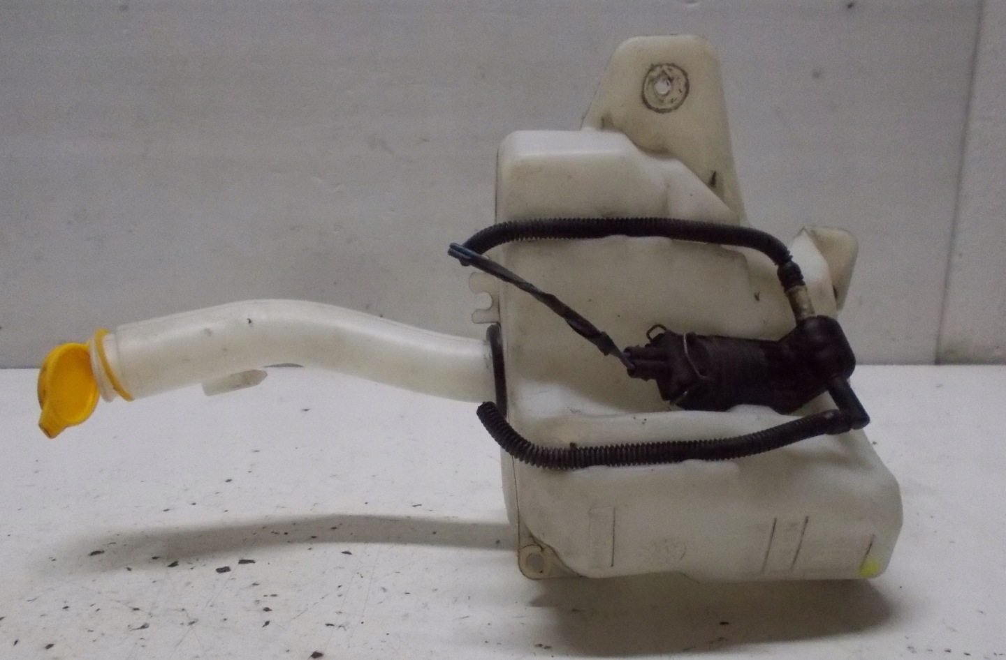 OPEL CORSA D 1.2 B 07R washer fluid tank 461011736