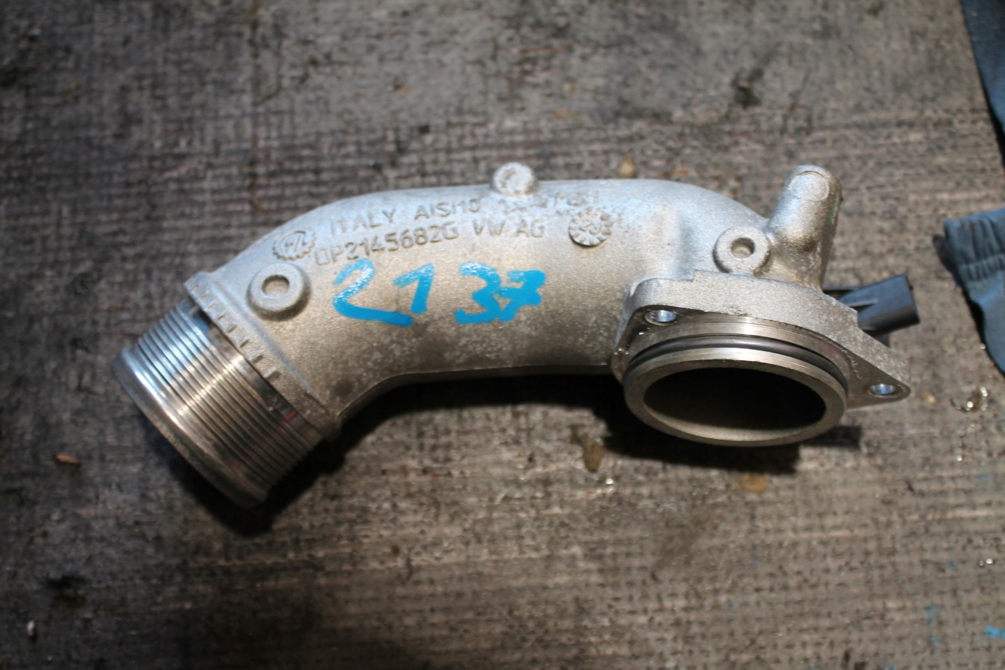 2137. rohr luft AUDI RS6 RS7 0P2145682G