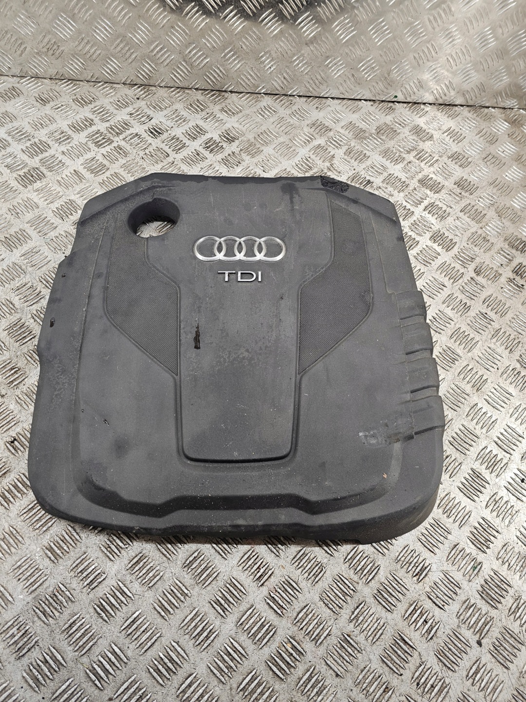 Audi OE 04L103925D motor cover upper