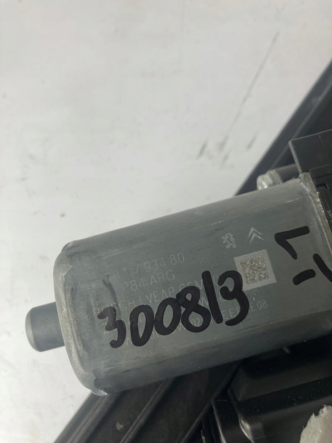 window regulator left rear part 3008 II 9811793480