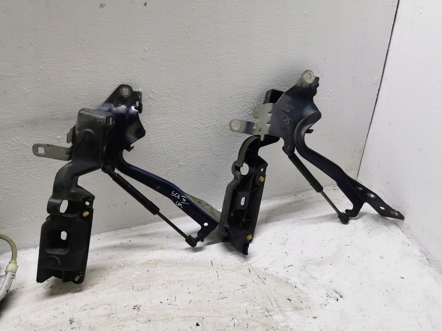 Cerniere cofano RENAULT SCENIC III 654000004R 08-16