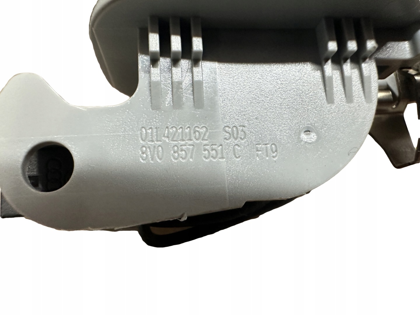 AUDI A3 8V cover PRZECIWSLONECZNA left 8V0857551C