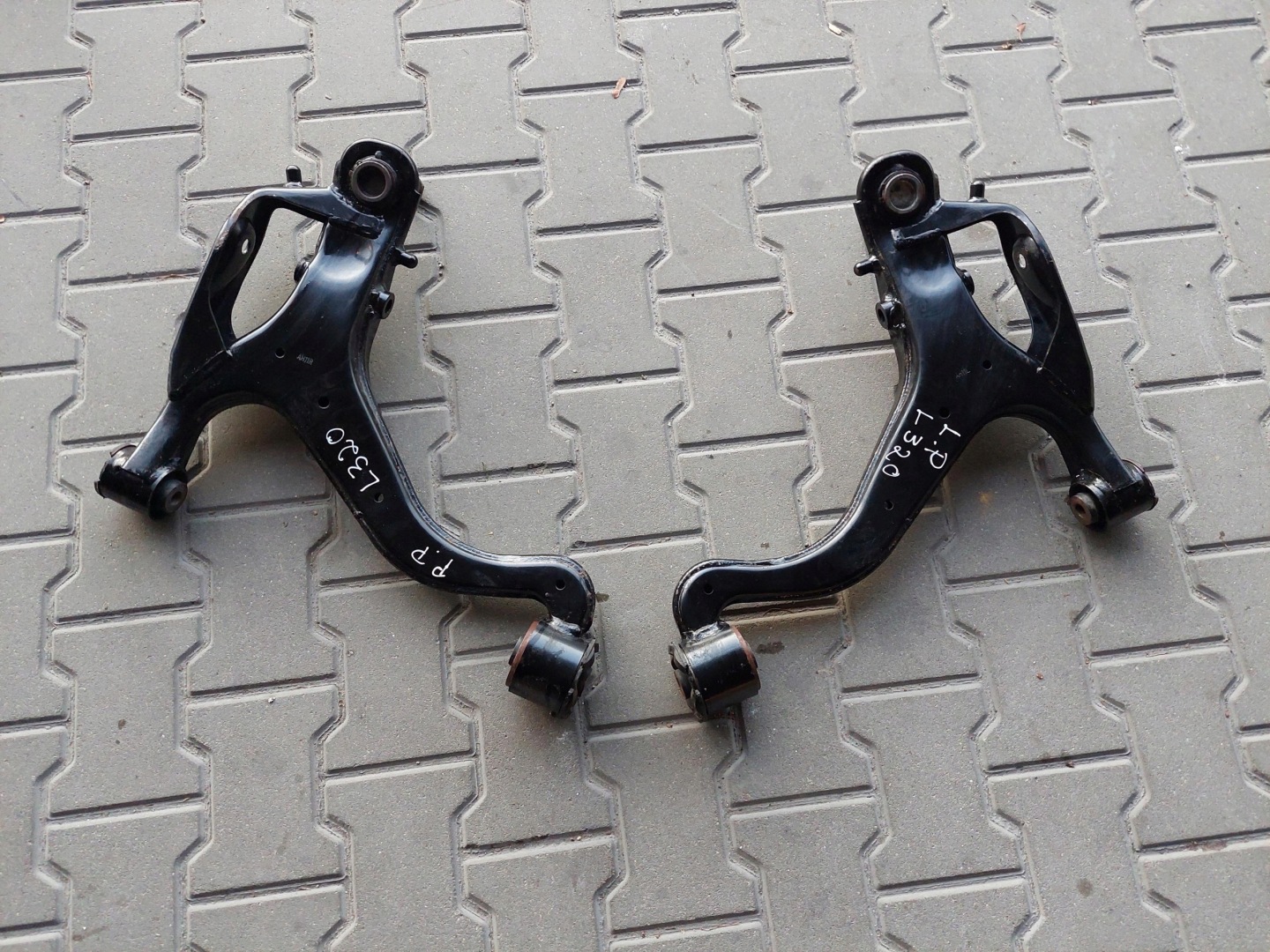arm front lower left RANGE ROVER III SPORT L320 LIFT 3.0 D