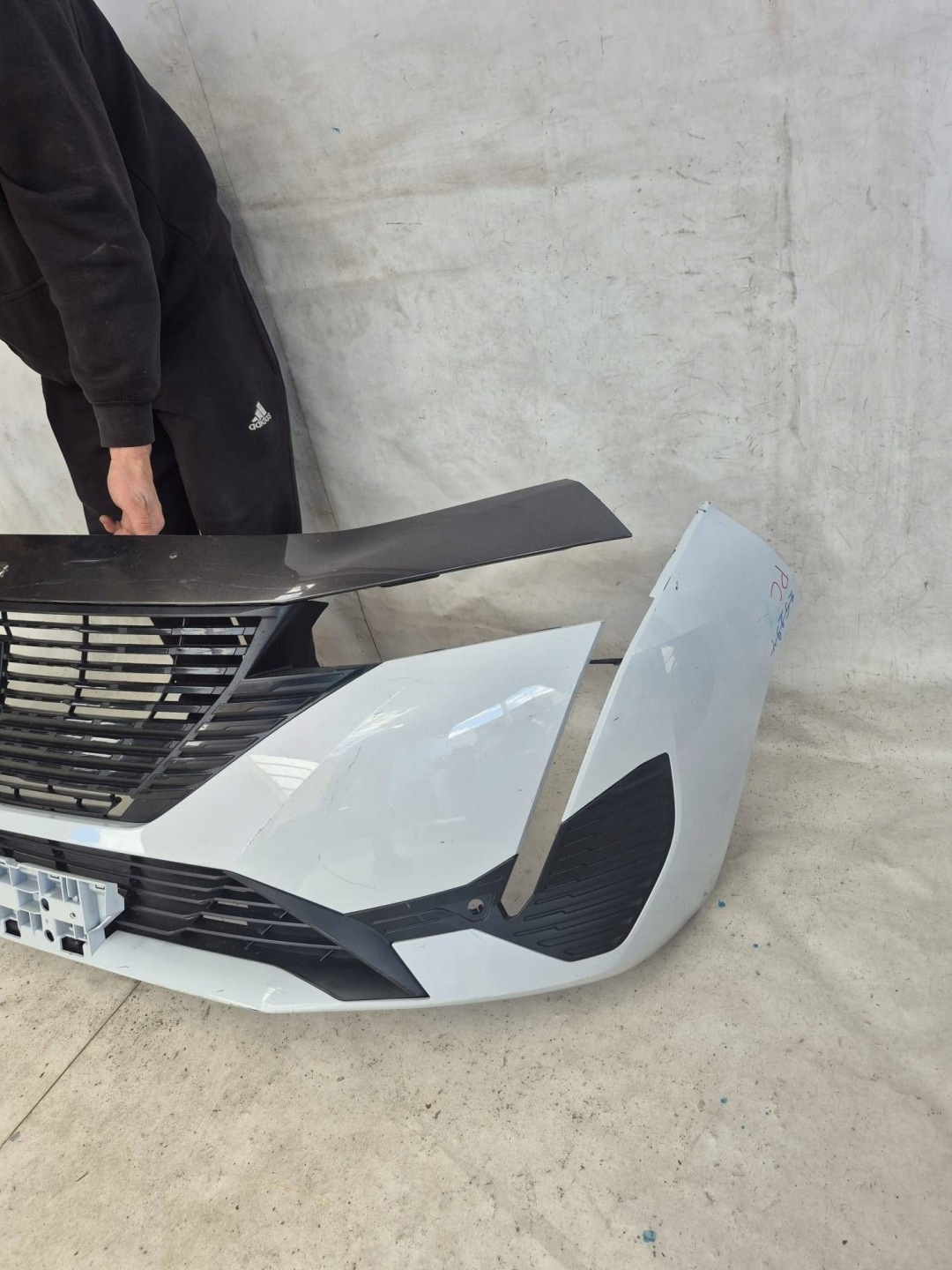 PEUGEOT 308 III T10 21- bumper front front 4XPDC 9837677880