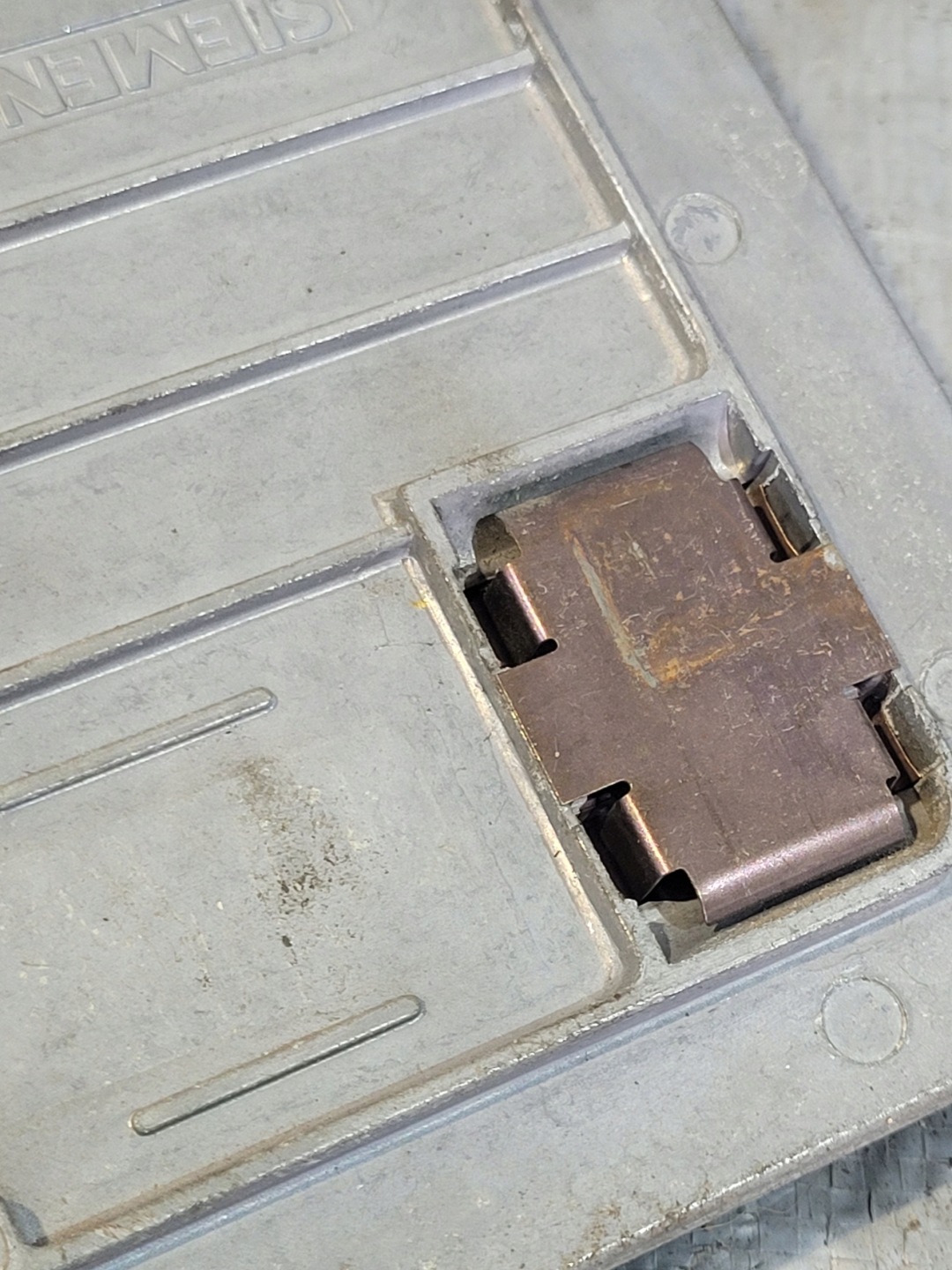 computer control unit of the engine OE 06A906033 VOLKSWAGEN GOLF IV 4 1.6B 99r.