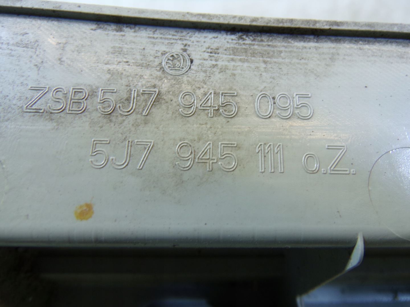 light rear rear part left SKODA ROOMSTER 1 (1)