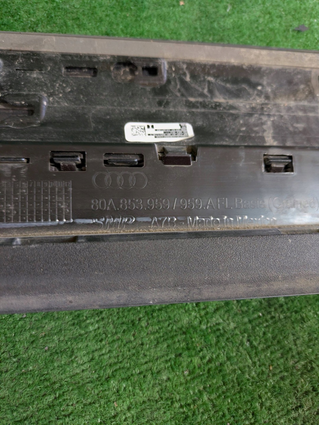 moulding door left front AUDI Q5 80A II NR.2
