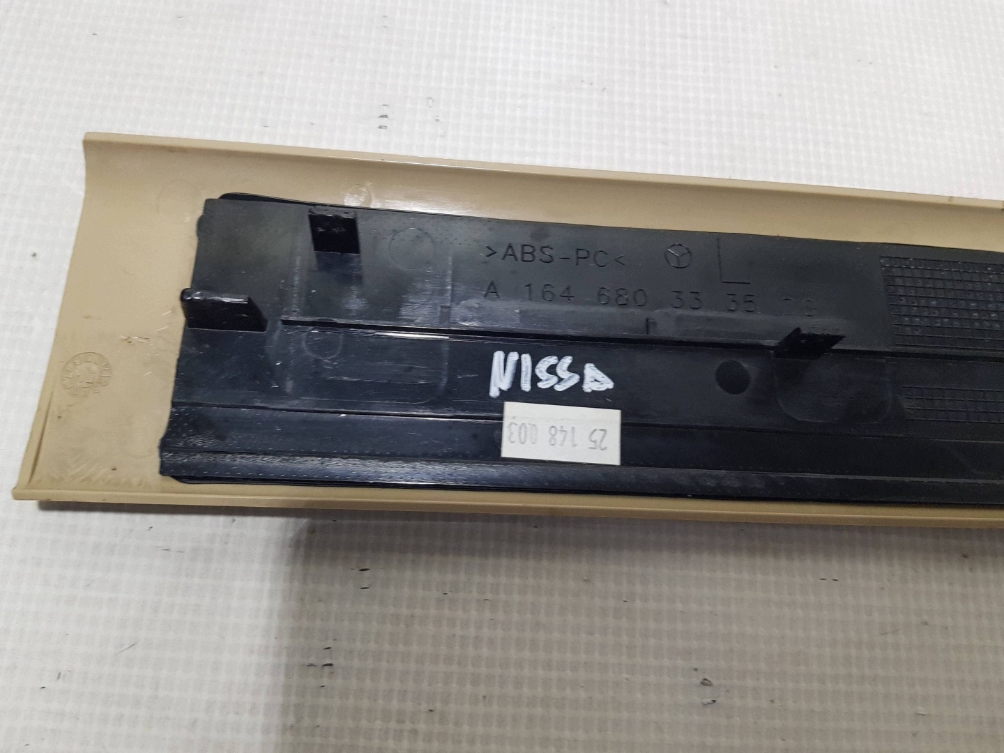 threshold cap moulding front front Mercedes ML W164 GL X164 A1646803335