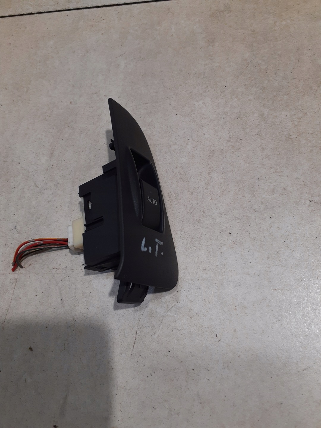 button PANEL windows left rear part TOYOTA AVENSIS T25 2.0 D4D