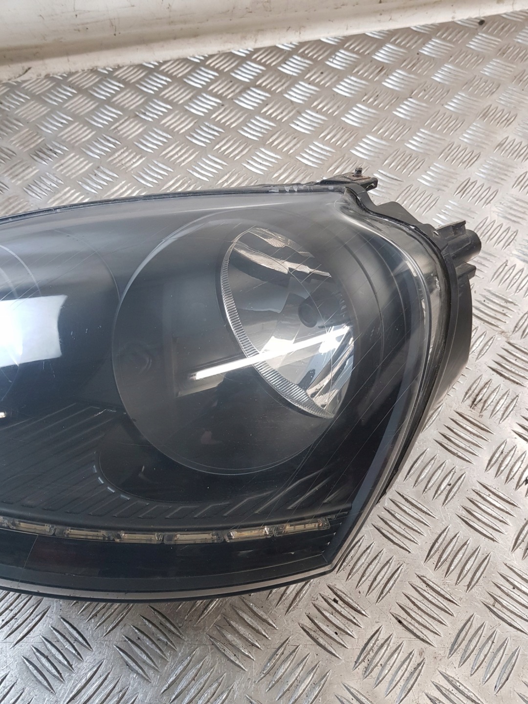 light left front 1EG24700701 VW GOLF V 04R EUROPA