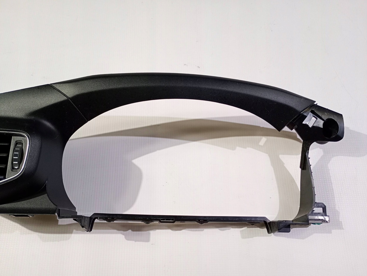 grid air conditioning devices instrument panel frame of dials dekor Ford Explorer VI 3.0 ST 2020