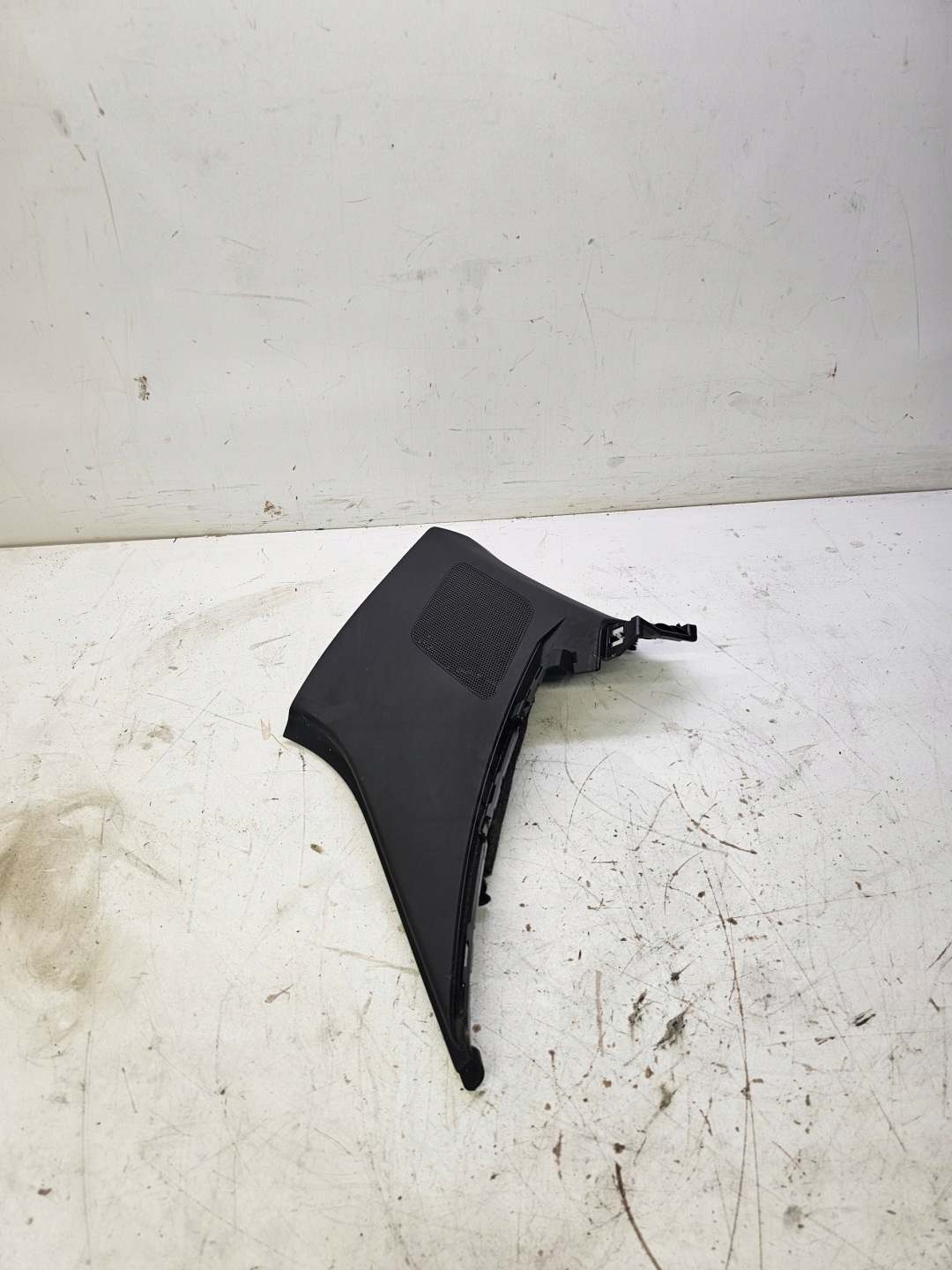 cover SLUPKA POSZYCIA left AUDI Q3 F3 83A867245