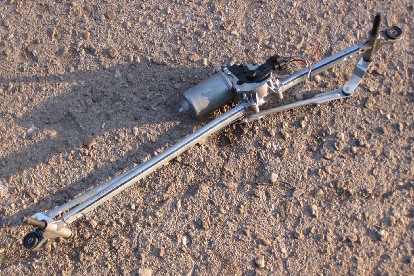 RENAULT MASTER III LIFT wiper mechanism front 141409360