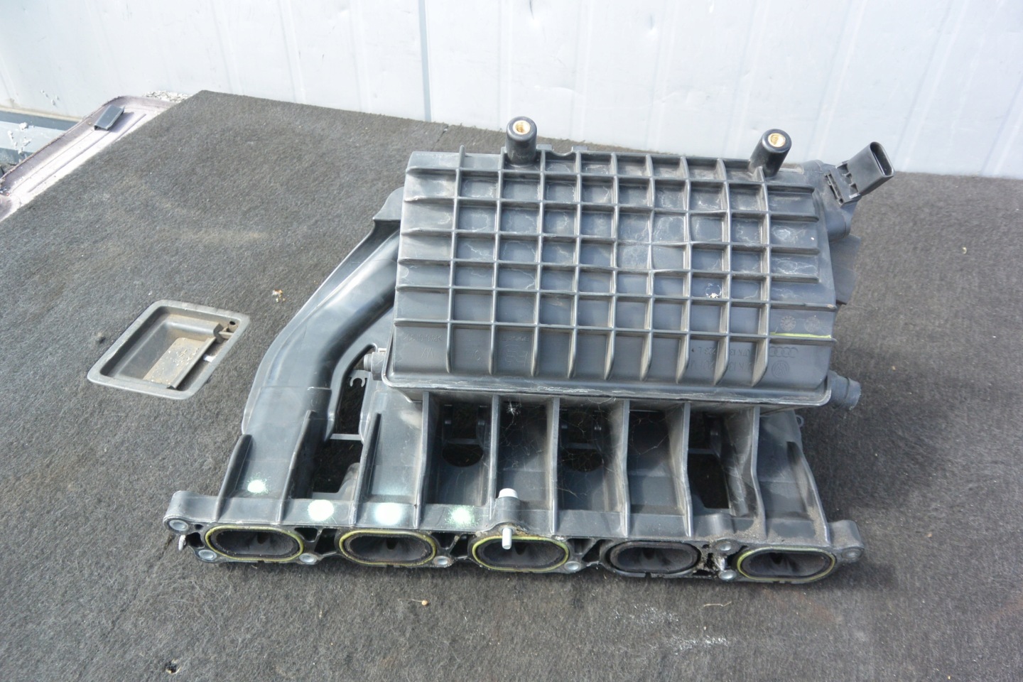 intake manifold 2.5 SE VW PASSAT B7 JETTA BEETL USA
