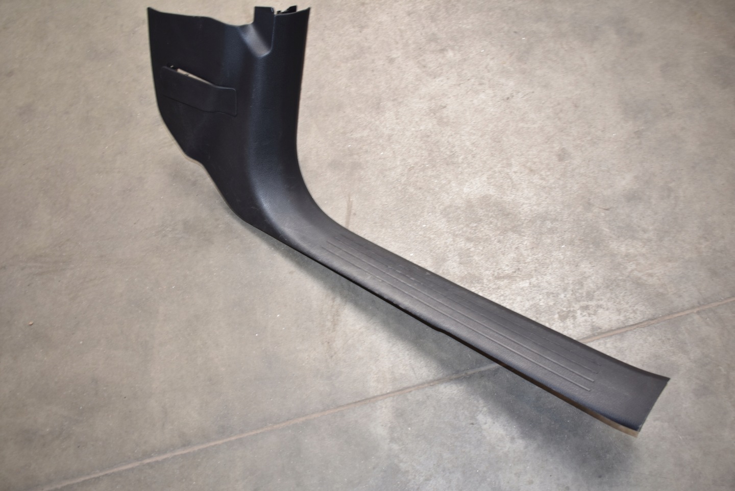 IDEALNA cover cap threshold right MERCEDES W167 1