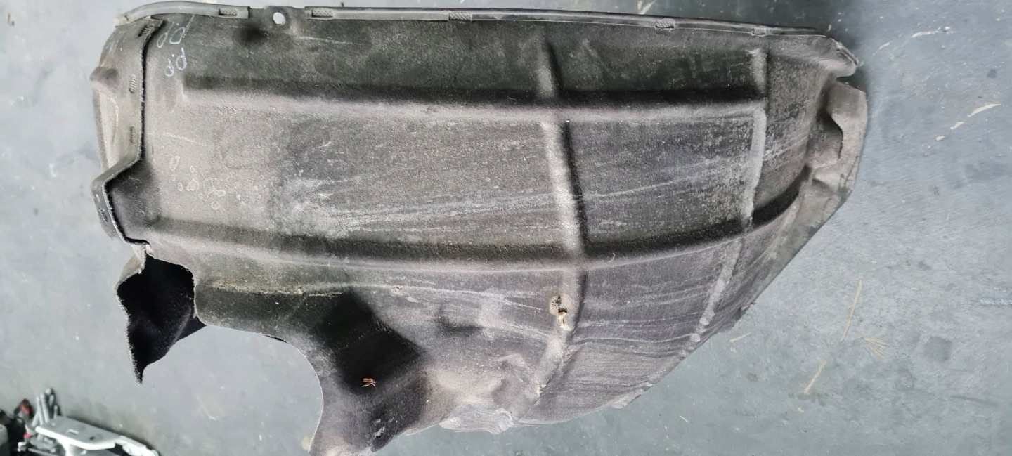 Q5 80A SQ5 mudguard left left front front MATERIAL ORG