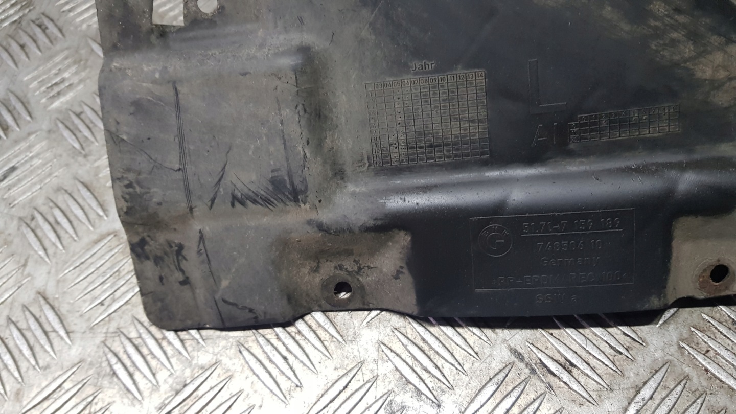 BMW E90 cover chassis left front