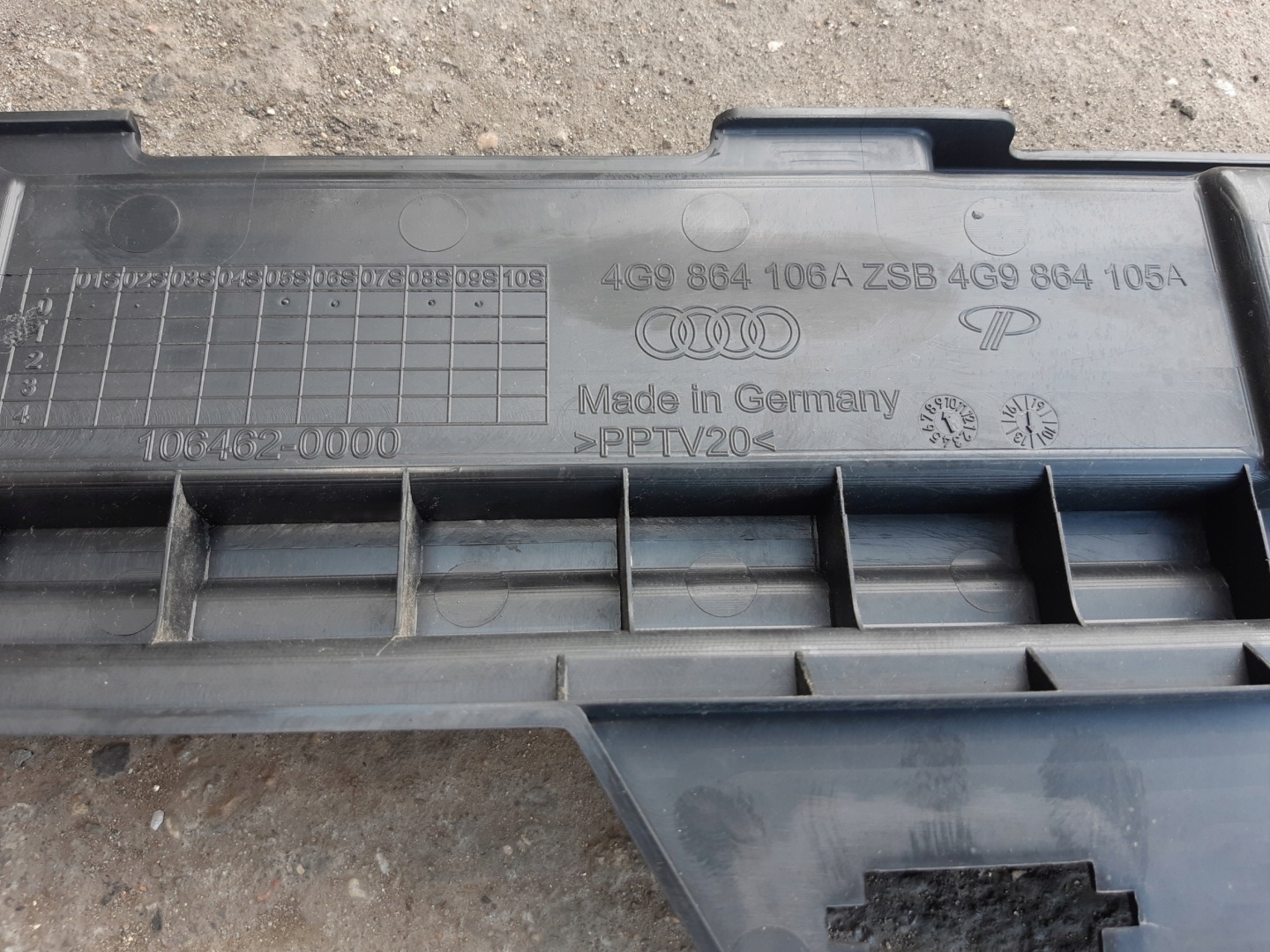AUDI A6 C7 AVANT KOMBI floor boot 4G9864106A