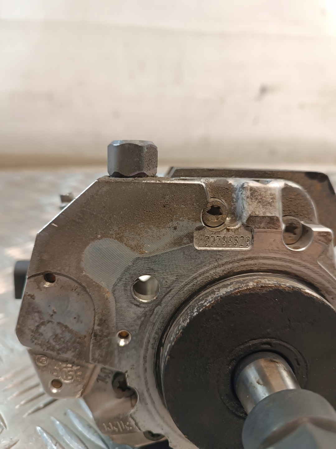 injection pump BMW E60 2.0D 2006r 0445010045