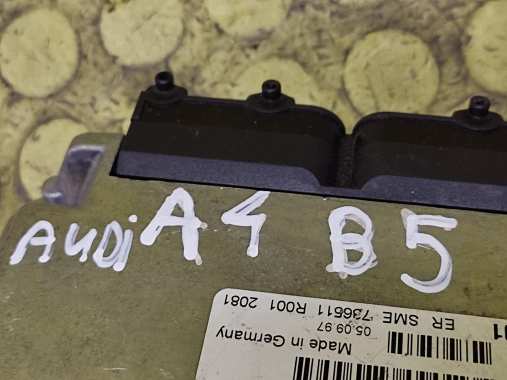 AUDI A4 B5 control unit of the engine 3B0907557E