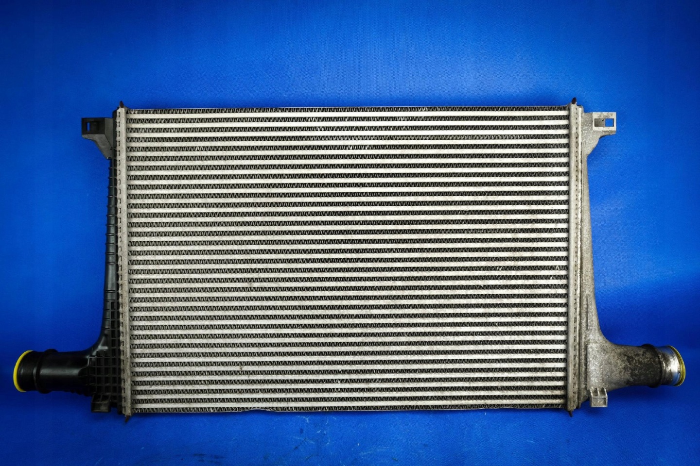 intercooler radiator Audi Q7 4M 4M0145805D 3.0TDI