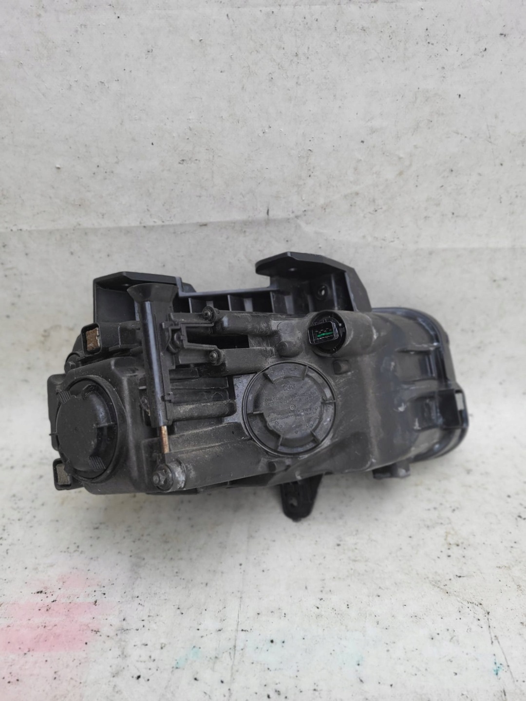 HYUNDAI KONA 17- light left front front lens J9921-21010