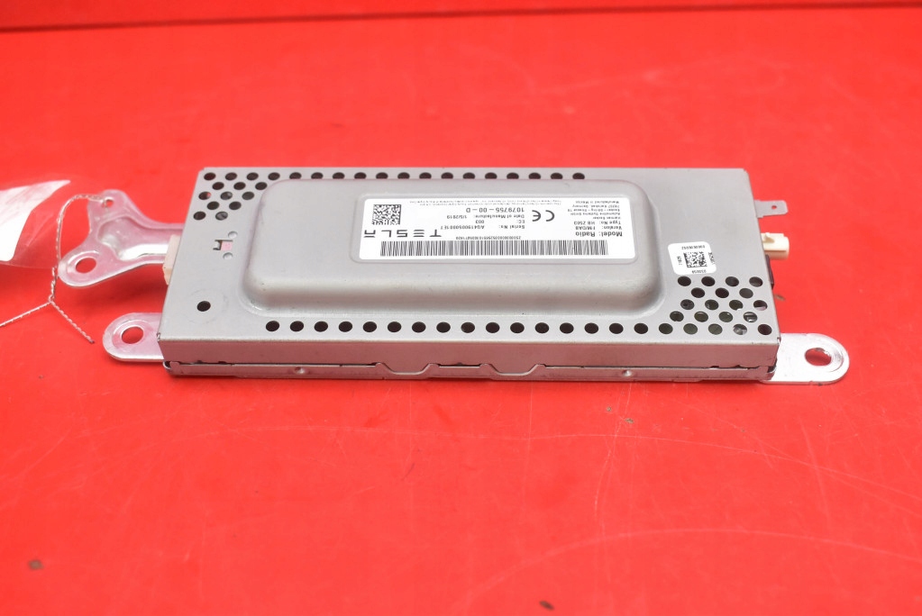 control unit module RADIA 1079755-00-D TESLA MODEL 3 17-21