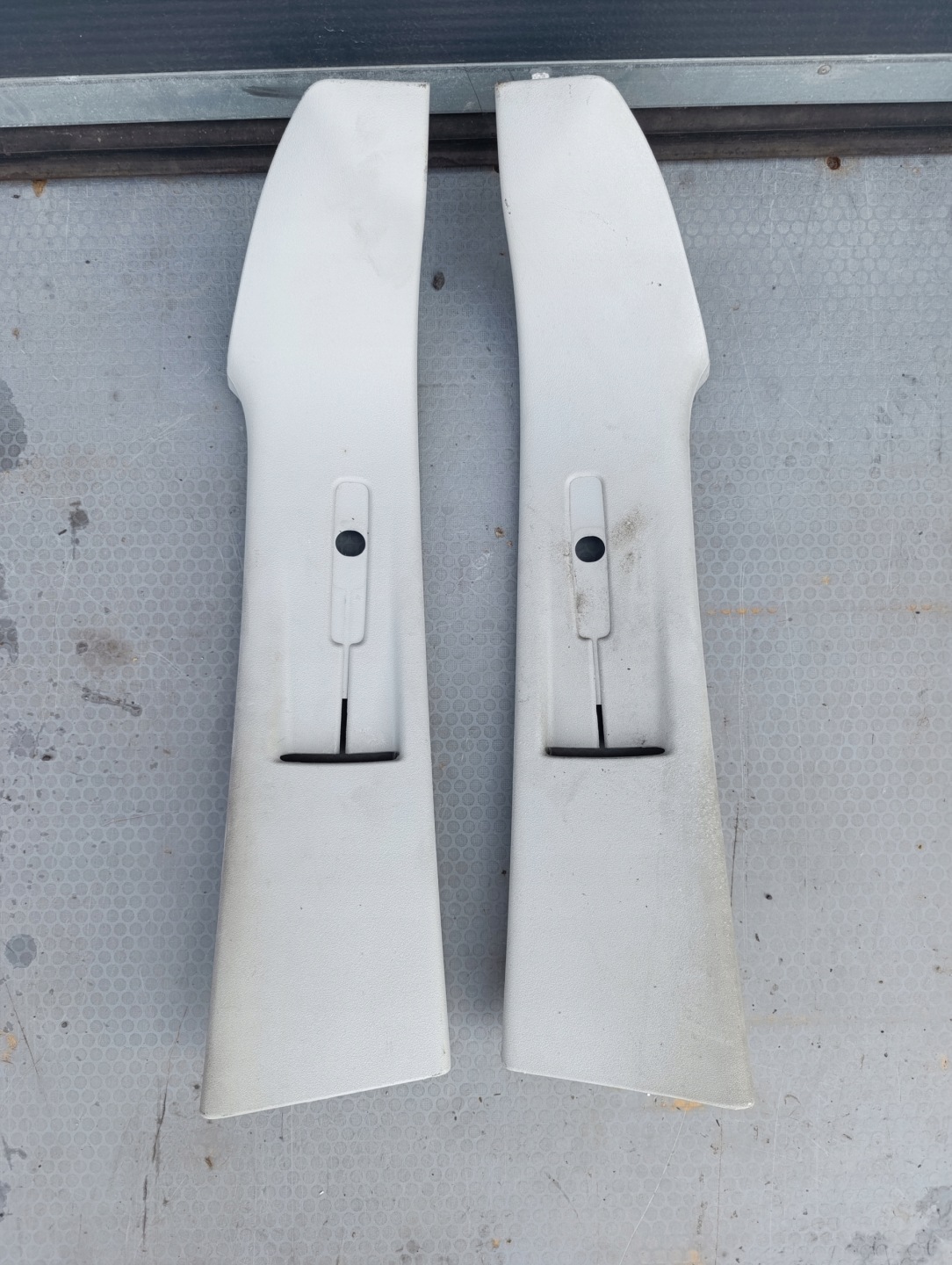 VW T5 pillars SRODKOWE upper SZARE/POPIEL