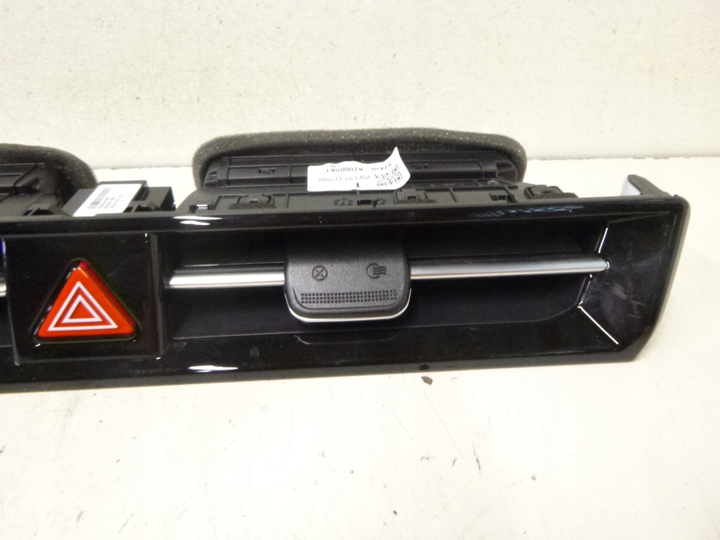 grid air conditioning devices central Kia Niro II 22r. switch of warning lights