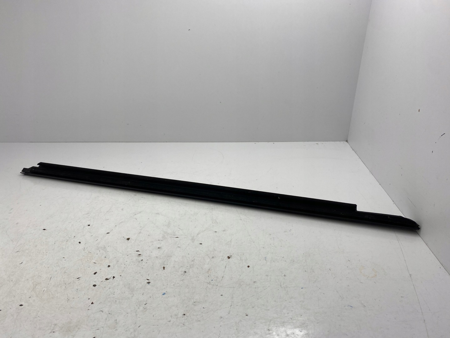 BMW 2 F44 GRAN COUPE moulding left front 7483131