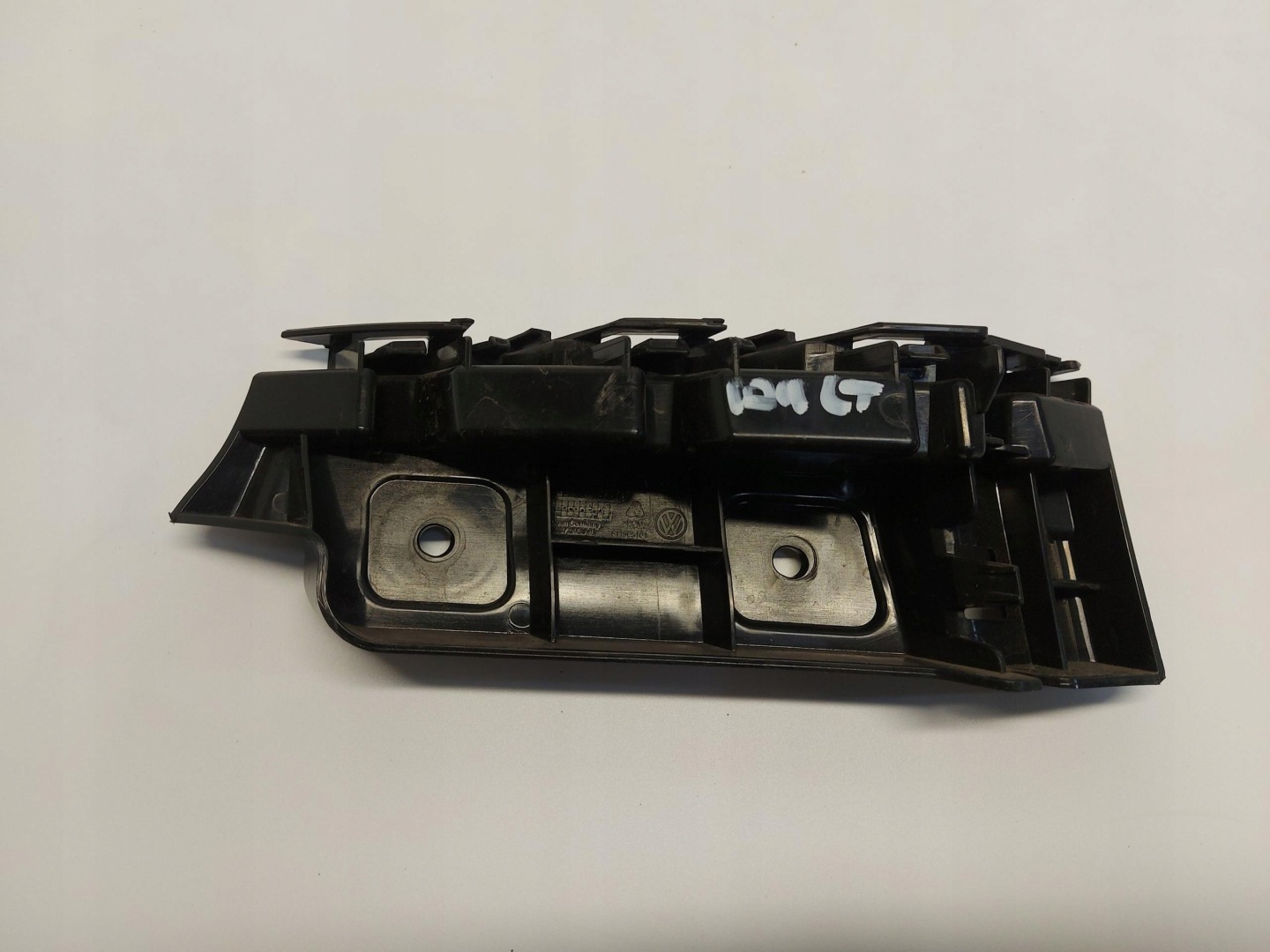 VW ID4 11A , 2024r SUV 5D bumper bracket left rear part 11A807393