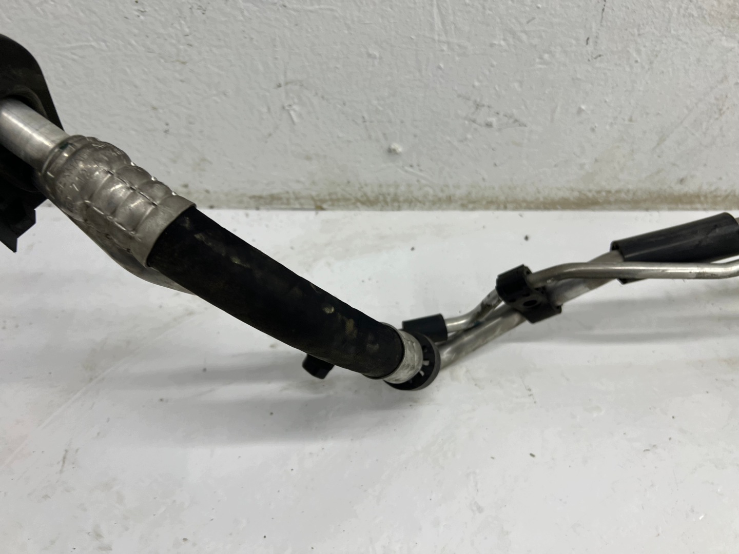 prijenos klimatizacije 8E1260712AJ AUDI A4 B7 SEAT EXEO 2.0TDI original