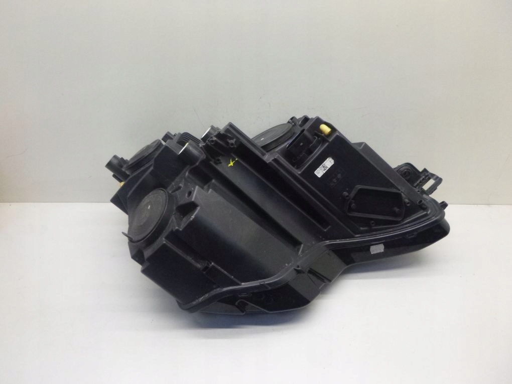 SKODA KAROQ 57B light front left