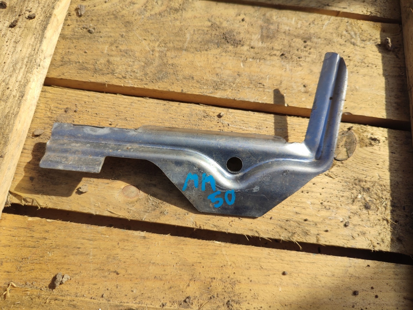 bracket mocujacy Volkswagen Crafter 2N0803219A