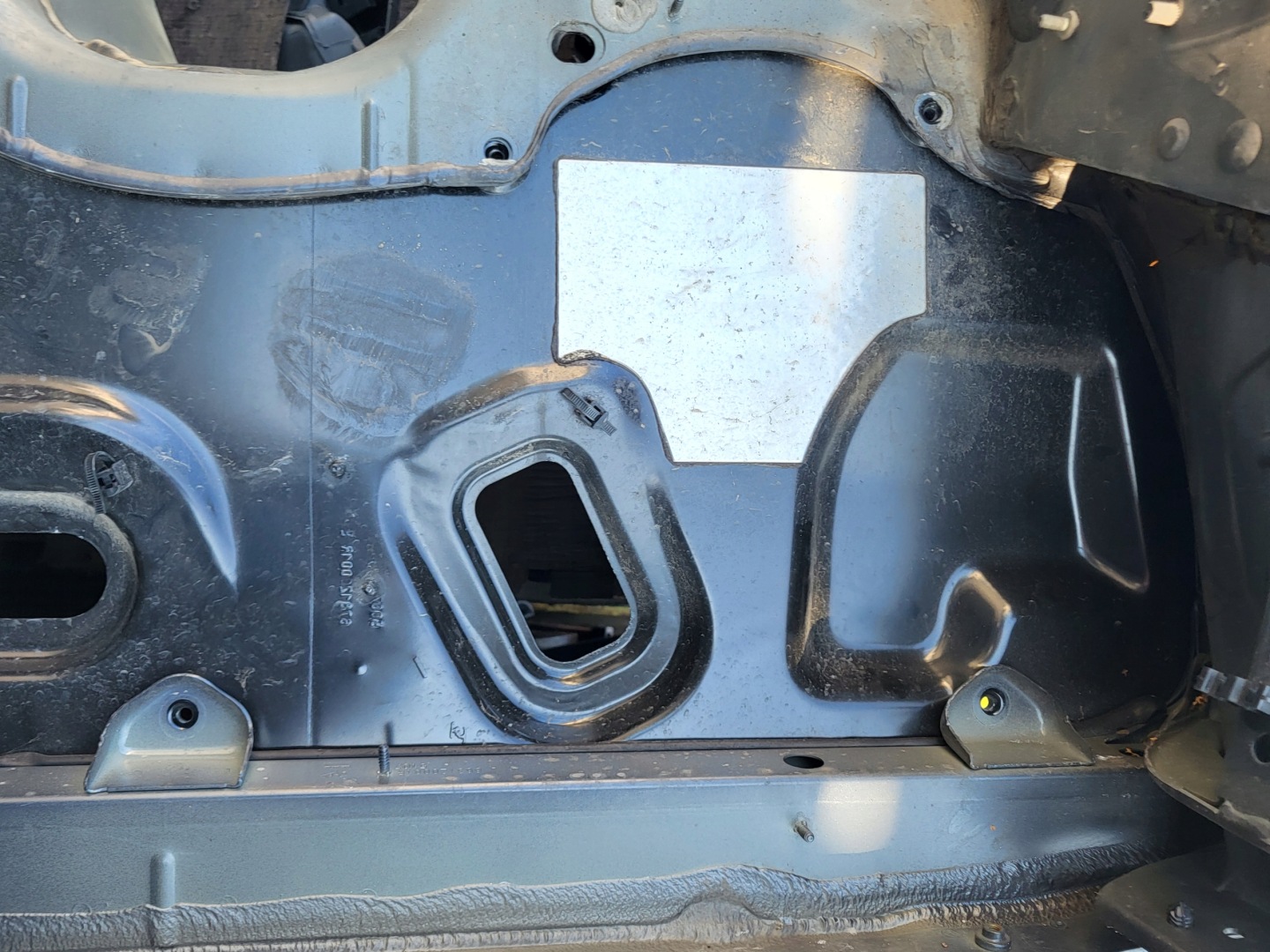 quarter left front quarter FARTUCH placement RENAULT LAGUNA III 3 OE