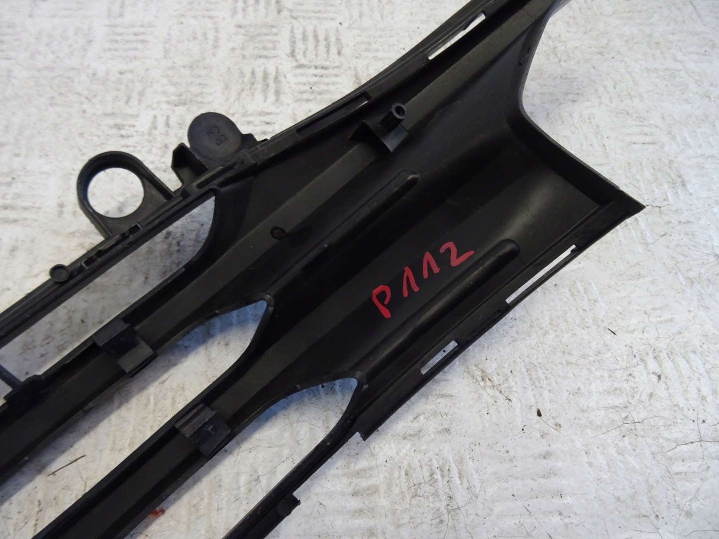 grid of a bumper front front central CITROEN C5 AIRCROSS 9825347577